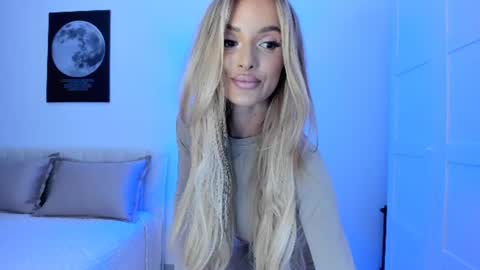 Snapshot of annaise_ chatting on July 2026 07:58:02 AM annaise online show from July 2026 07:58:02 AM