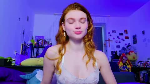 Snapshot of annakeenon chatting on May 2026 05:25:02 AM Anna online show from May 2026 05:25:02 AM
