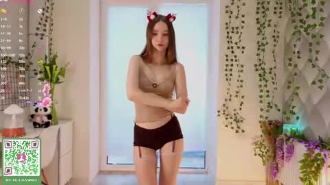 Snapshot of annamarie_foryou chatting on July 2026 09:45:01 AM Holly Molly Im Polly online show from July 2026 09:45:01 AM