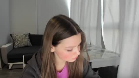 Anna online show from March 2025 01:15:02 PM