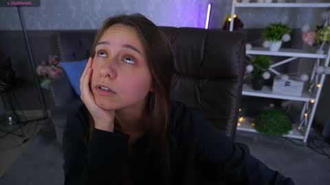 Anna online show from October 2025 07:55:02 PM