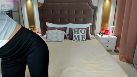 Anna online show from April 2026 12:46:02 AM