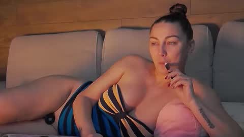 Snapshot of annasplash chatting on October 2025 06:32:02 AM annasplash online show from October 2025 06:32:02 AM