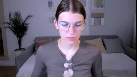Snapshot of annathorne chatting on May 2026 04:31:02 AM Im Anna online show from May 2026 04:31:02 AM