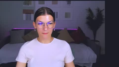 Snapshot of annathorne chatting on June 2026 05:05:02 AM Im Anna online show from June 2026 05:05:02 AM