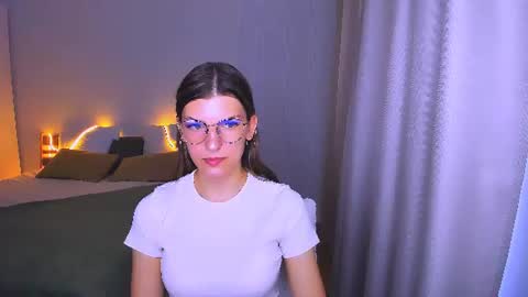 Snapshot of annathorne chatting on June 2026 03:26:01 AM Im Anna online show from June 2026 03:26:01 AM