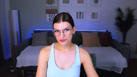 Snapshot of annathorne chatting on June 2026 04:25:02 AM Im Anna online show from June 2026 04:25:02 AM