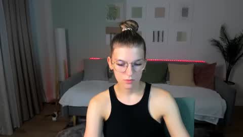 Snapshot of annathorne chatting on July 2026 04:14:02 AM Im Anna online show from July 2026 04:14:02 AM