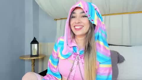 Snapshot of annavictoria__ chatting on December 2024 06:00:02 AM Anna Victoria online show from December 2024 06:00:02 AM