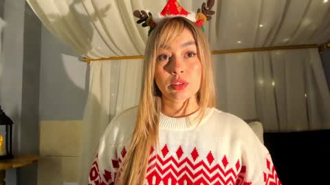 Snapshot of annavictoria__ chatting on December 2024 03:37:01 AM Anna Victoria online show from December 2024 03:37:01 AM