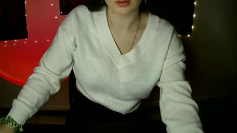 Snapshot of annbelll chatting on September 2025 12:10:01 PM Bella online show from September 2025 12:10:01 PM