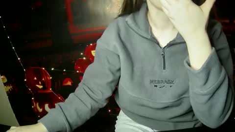 Snapshot of annbelll chatting on October 2025 07:51:01 AM Bella online show from October 2025 07:51:01 AM