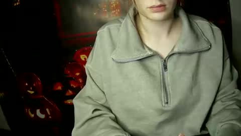 Snapshot of annbelll chatting on October 2025 10:05:02 AM Bella online show from October 2025 10:05:02 AM