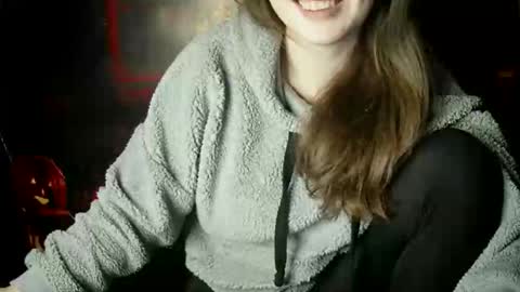 Snapshot of annbelll chatting on October 2025 05:13:02 PM Bella online show from October 2025 05:13:02 PM