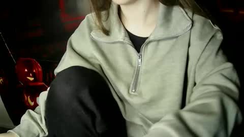 Snapshot of annbelll chatting on October 2025 06:12:01 PM Bella online show from October 2025 06:12:01 PM