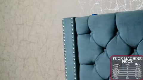       online show from December 2025 01:36:01 AM