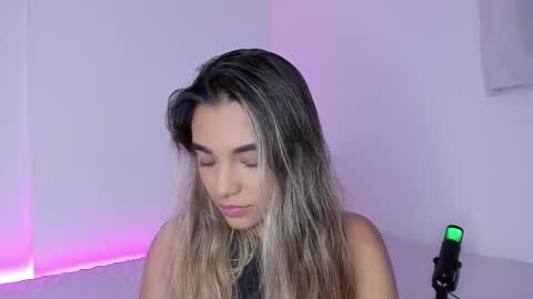 Anne online show from October 2025 02:01:02 AM