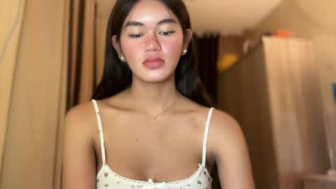 Snapshot of annedee_ chatting on December 2024 01:03:02 AM Kim online show from December 2024 01:03:02 AM