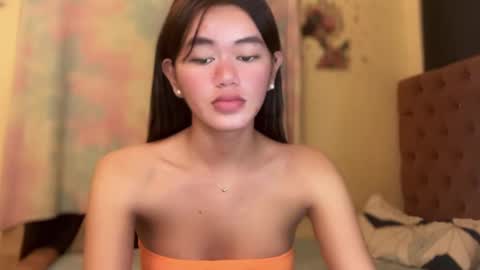 Snapshot of annedee_ chatting on December 2024 07:49:02 PM Kim online show from December 2024 07:49:02 PM