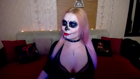 AnnessixReign online show from October 2025 01:01:02 PM