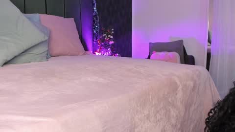 Snapshot of anneth__m chatting on December 2024 10:10:02 PM Anneth online show from December 2024 10:10:02 PM