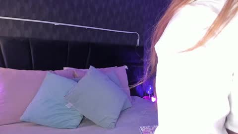 Snapshot of anneth__m chatting on January 2025 07:43:01 PM Anneth online show from January 2025 07:43:01 PM