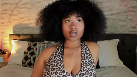 Snapshot of anneth__m chatting on October 2025 07:55:01 PM Anneth online show from October 2025 07:55:01 PM