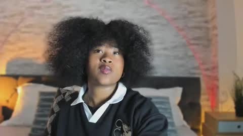 Snapshot of anneth__m chatting on November 2025 06:20:02 PM Anneth online show from November 2025 06:20:02 PM