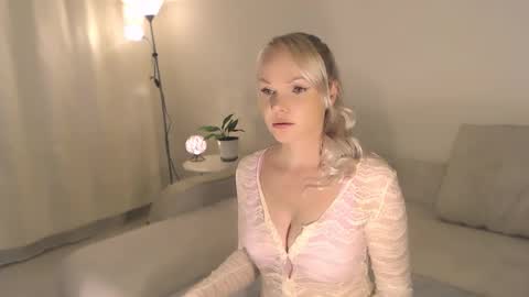 Annett online show from September 2025 11:04:01 PM