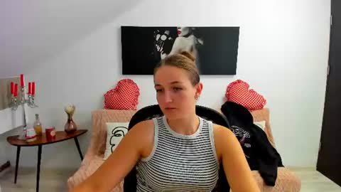 annewilsonn online show from July 2026 07:06:01 AM