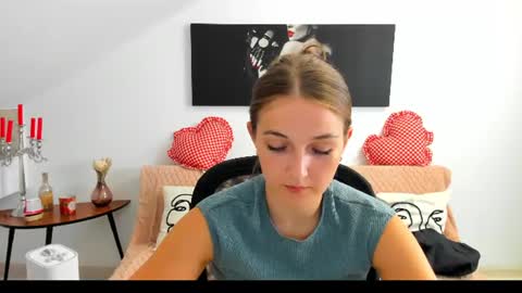 annewilsonn online show from August 2026 07:18:01 AM