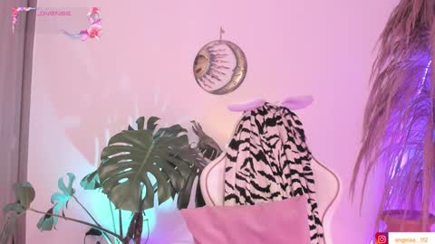 Angel online show from November 2025 04:12:02 PM