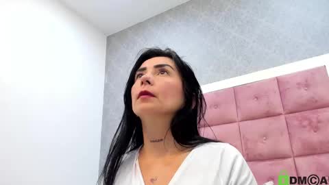 Snapshot of anni__love chatting on February 2025 07:07:01 PM Anni online show from February 2025 07:07:01 PM