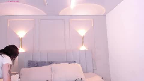 annie_20_ online show from February 2026 12:11:01 PM