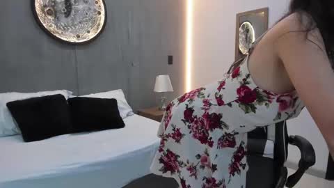 A N N I E  online show from September 2025 12:10:02 PM