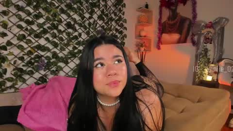 annie_barozzi online show from December 2024 04:40:01 PM