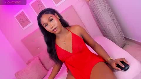 annie_dolce_ online show from November 2025 11:38:01 PM