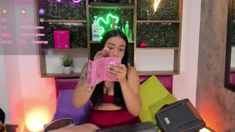 Snapshot of annie_hot_1 chatting on September 2025 05:29:02 AM Annie online show from September 2025 05:29:02 AM