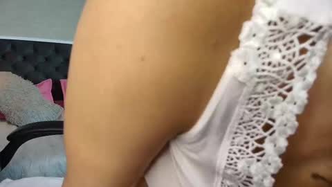 Annie lii online show from September 2025 02:22:02 PM