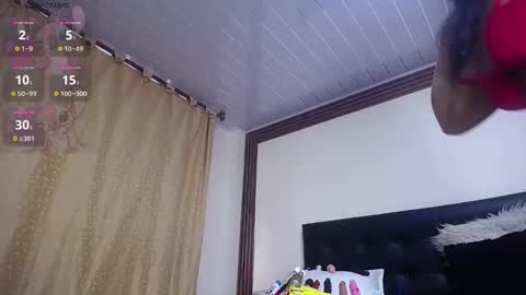 annie_scott_ online show from October 2025 08:33:01 PM