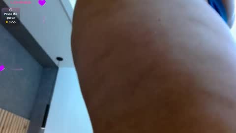 Snapshot of annie_volker chatting on October 2025 03:51:02 AM Annie Volker online show from October 2025 03:51:02 AM