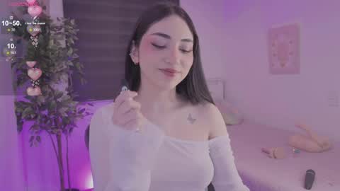 Snapshot of anniebrie chatting on June 2026 06:04:01 AM Cassandra online show from June 2026 06:04:01 AM