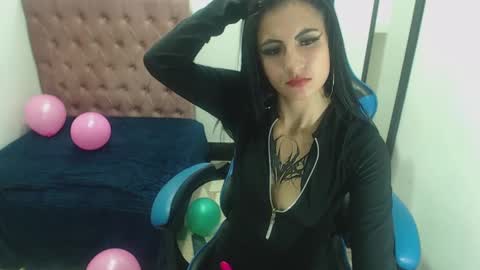 Anniee online show from February 2025 06:40:02 PM
