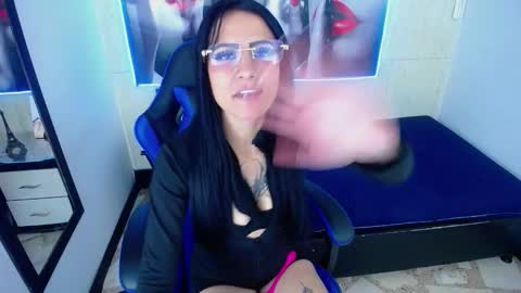 Anniee online show from January 2026 01:38:02 PM