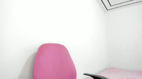 Annie  online show from February 2025 09:36:02 PM