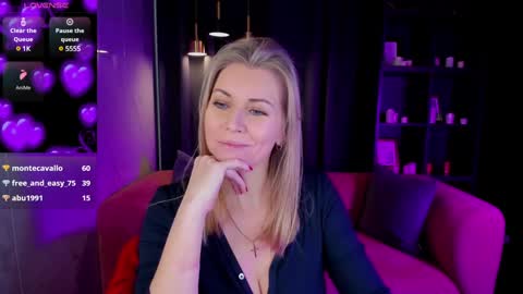 Snapshot of annielight chatting on December 2024 08:56:01 AM Annie online show from December 2024 08:56:01 AM