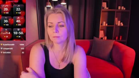 Snapshot of annielight chatting on December 2024 09:01:02 AM Annie online show from December 2024 09:01:02 AM
