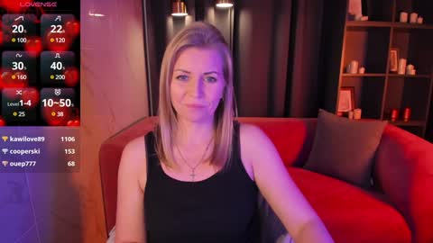 Snapshot of annielight chatting on December 2024 12:05:02 PM Annie online show from December 2024 12:05:02 PM