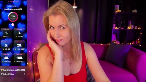Snapshot of annielight chatting on December 2024 05:48:01 AM Annie online show from December 2024 05:48:01 AM