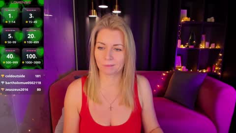 Snapshot of annielight chatting on December 2024 08:51:02 AM Annie online show from December 2024 08:51:02 AM